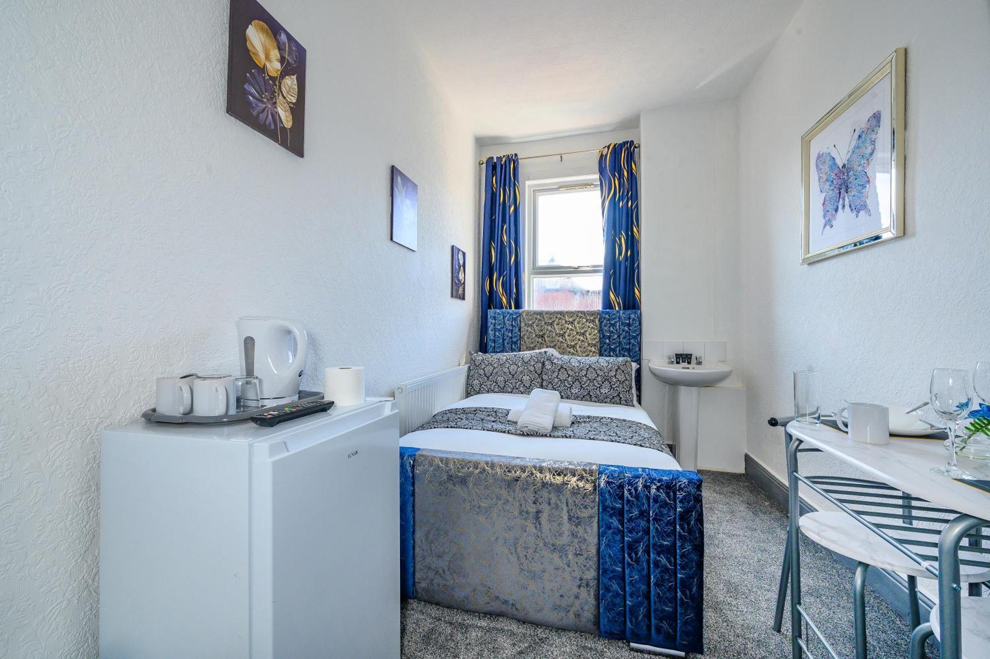 -rc7h- For Your Relaxed & Cosy Free Parking * Leeds (West Yorkshire)
