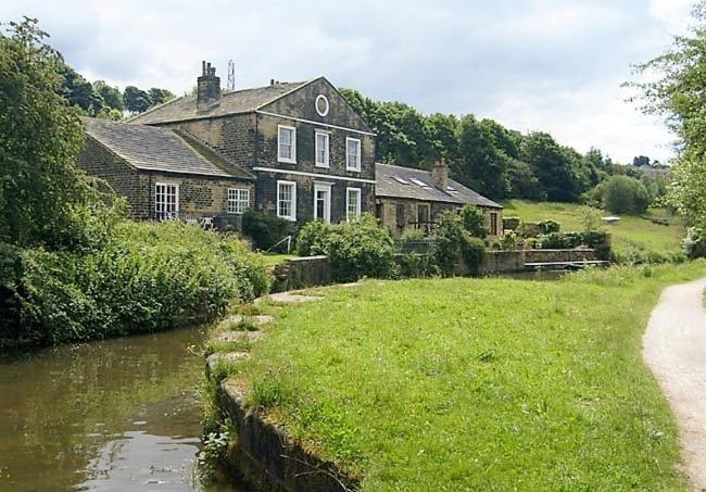 -rc7h- For Your Relaxed & Cosy Free Parking Homestay Leeds (West Yorkshire)