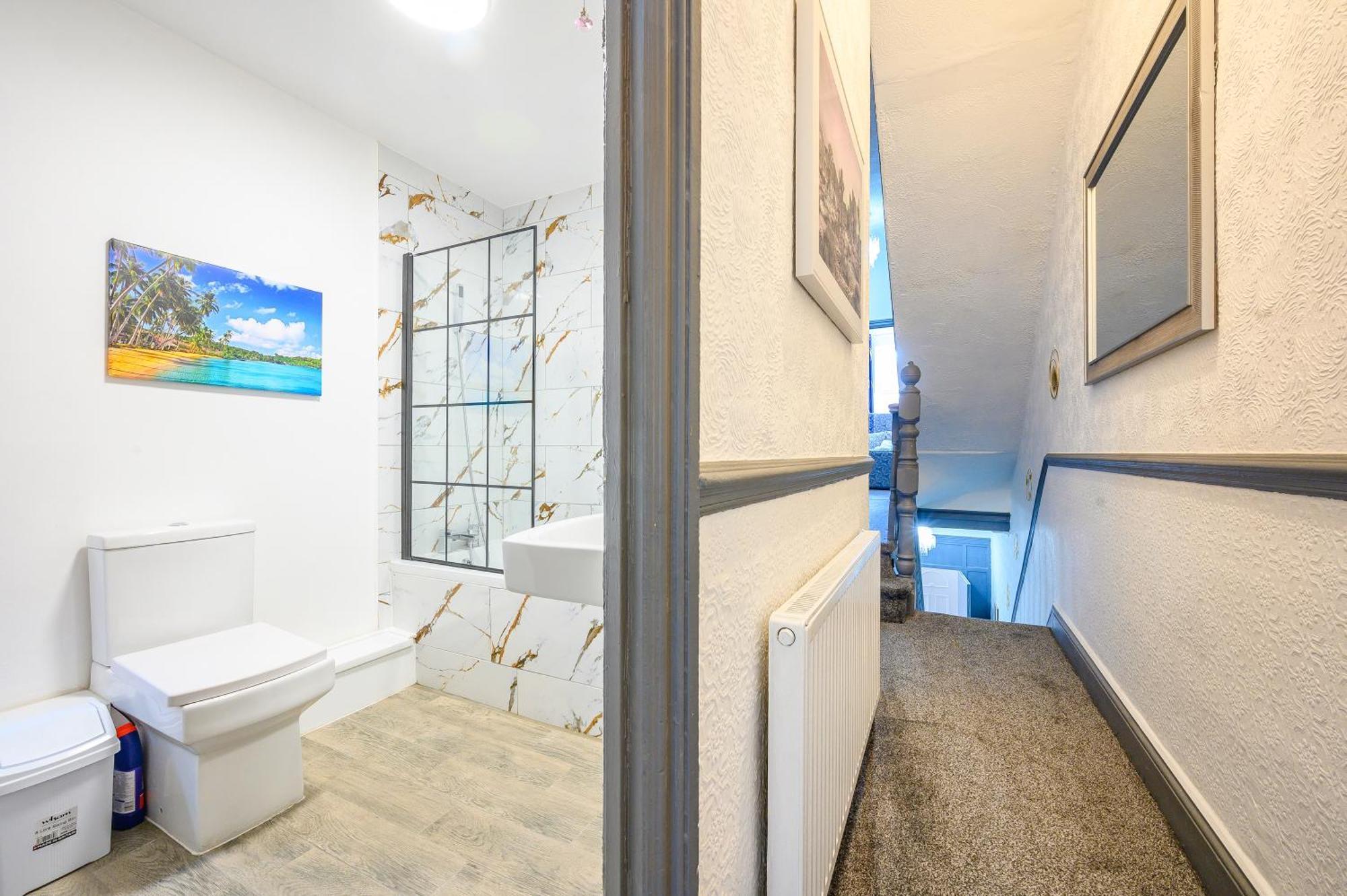 -rc7h- For Your Relaxed & Cosy Free Parking Homestay Leeds (West Yorkshire)